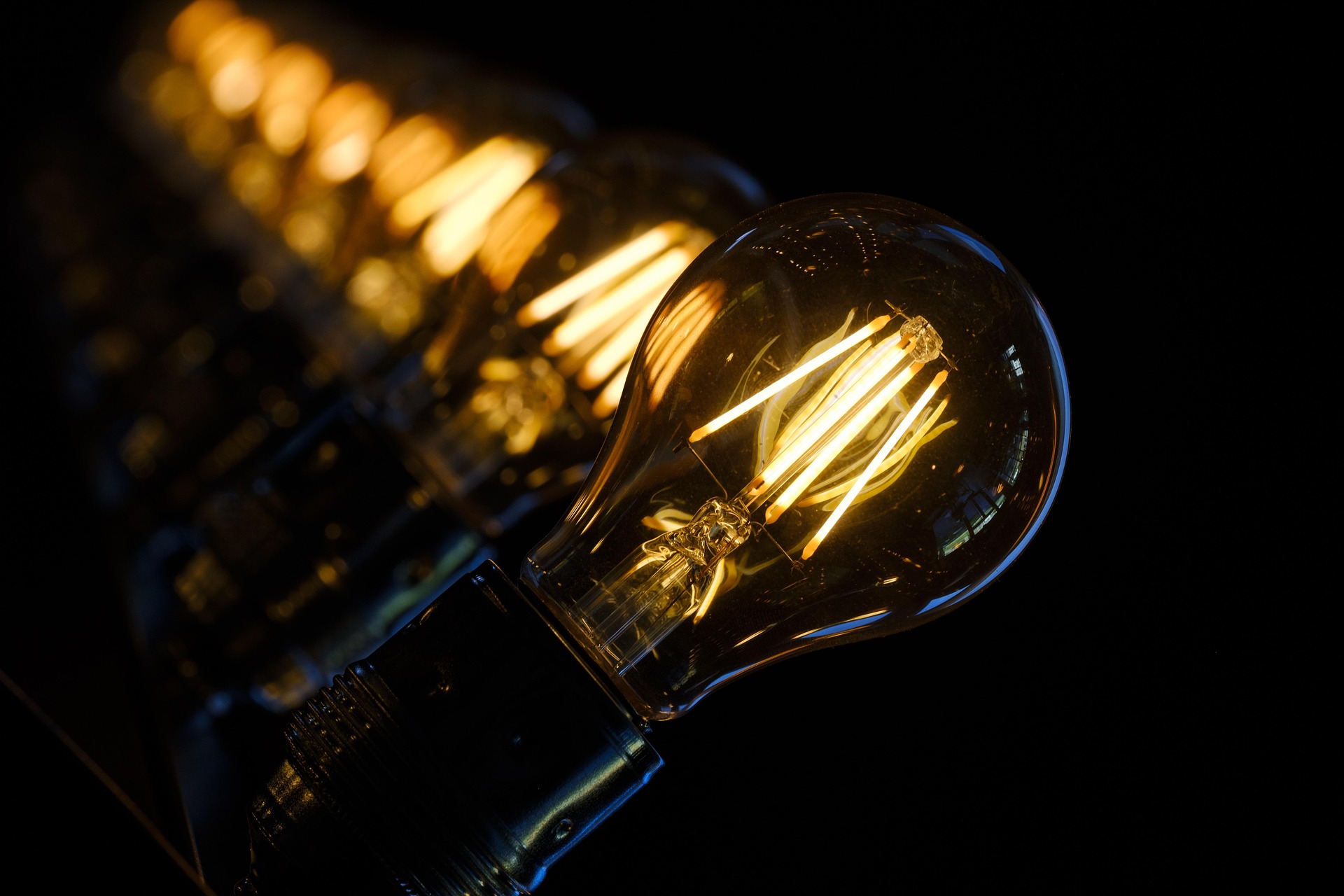 lightbulb 3489395 1920